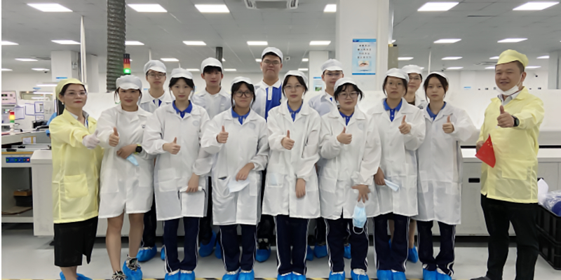 熱烈歡迎深圳大學(xué)附屬實(shí)驗(yàn)中學(xué)前來公司參觀學(xué)習(xí)