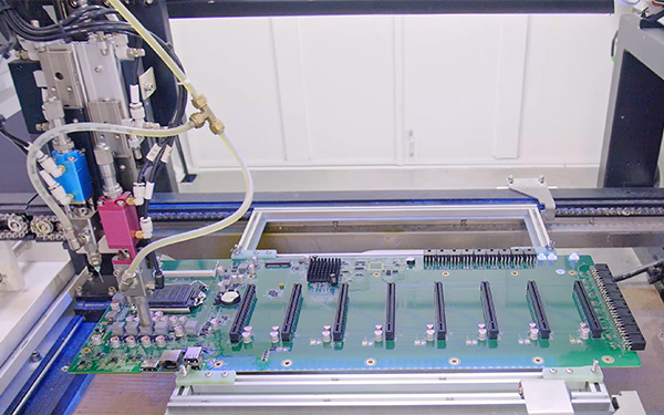 深圳PCBA加工中三防漆厚度的選擇：濕膜與干膜的考量